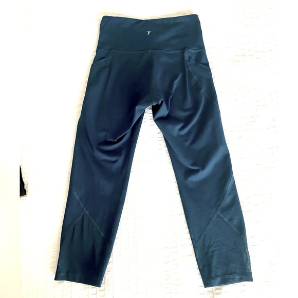 Lot of Active Leggings (5) - Old Navy, Carly Jean, Under Armour. Size: M - Picture 6 of 16